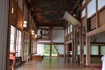 霊松寺　本堂　中　